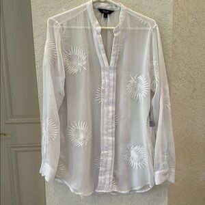 Simply Vera Vera Wang Sheer White Blouse 22 inches 22-1/2 inches wide